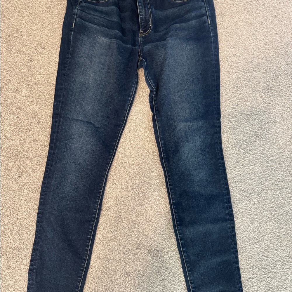 American Eagle Blue Jeggings with Classic Denim Look